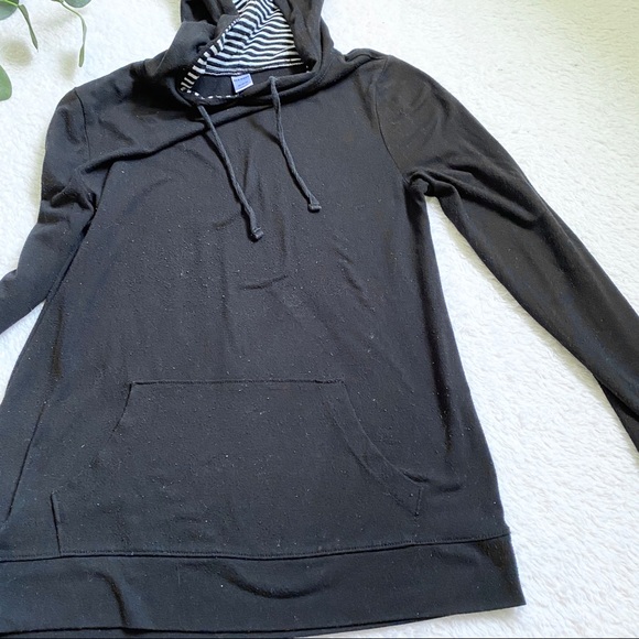Old Navy | lightweight hooded sweatshirt - Picture 4 of 5